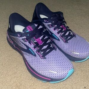 Brooks Adrenaline GTS 22